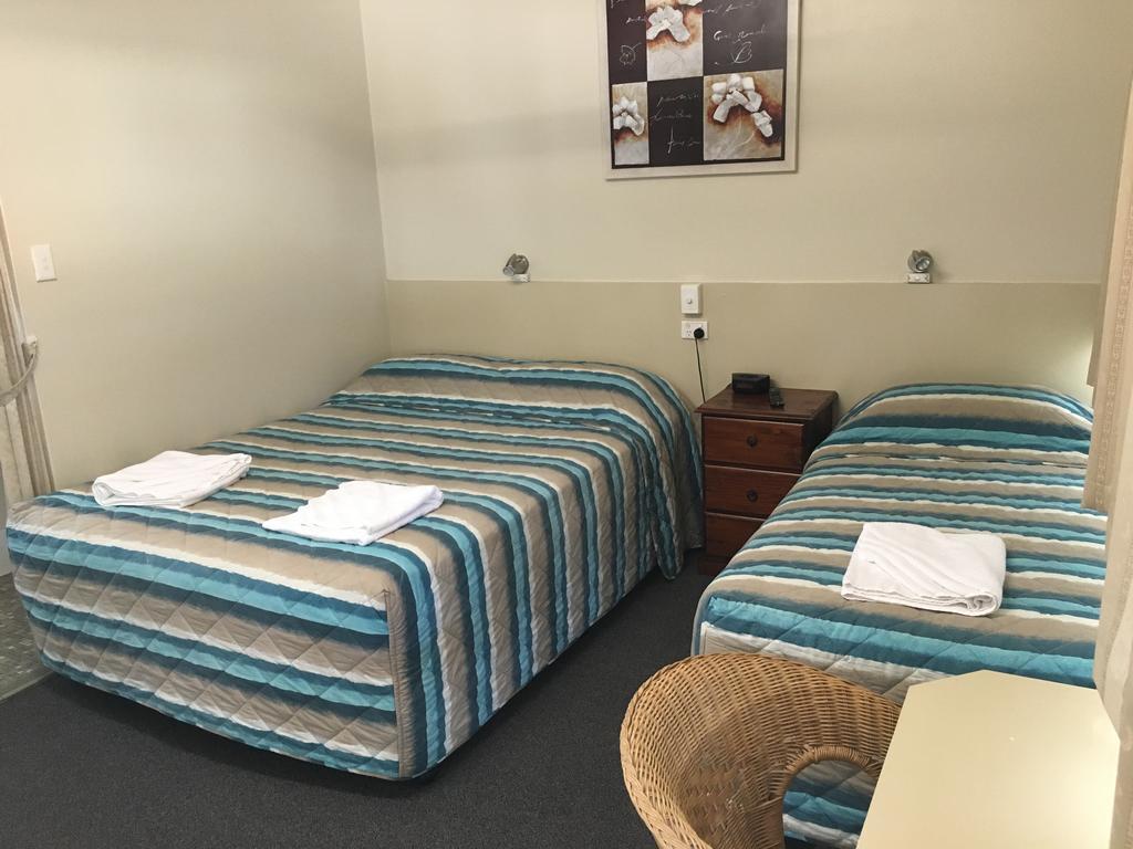 Plantation Park Motor Inn Ayr Habitación foto